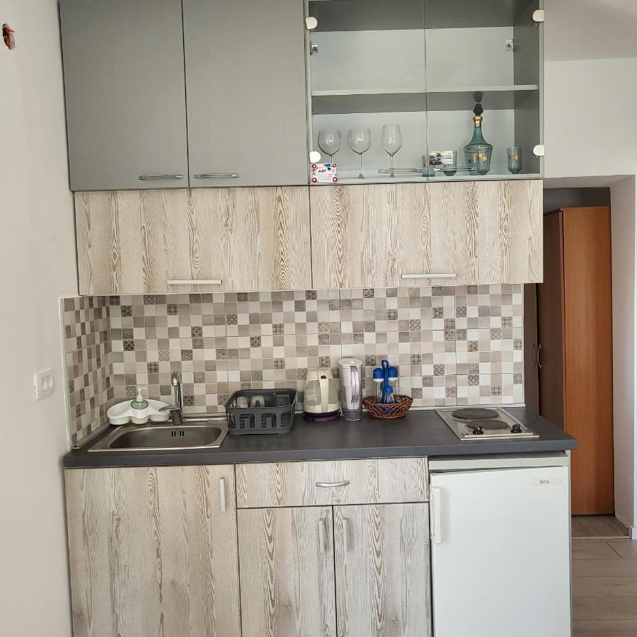 Apartmani Mia Sorajic Petrovac Exterior foto