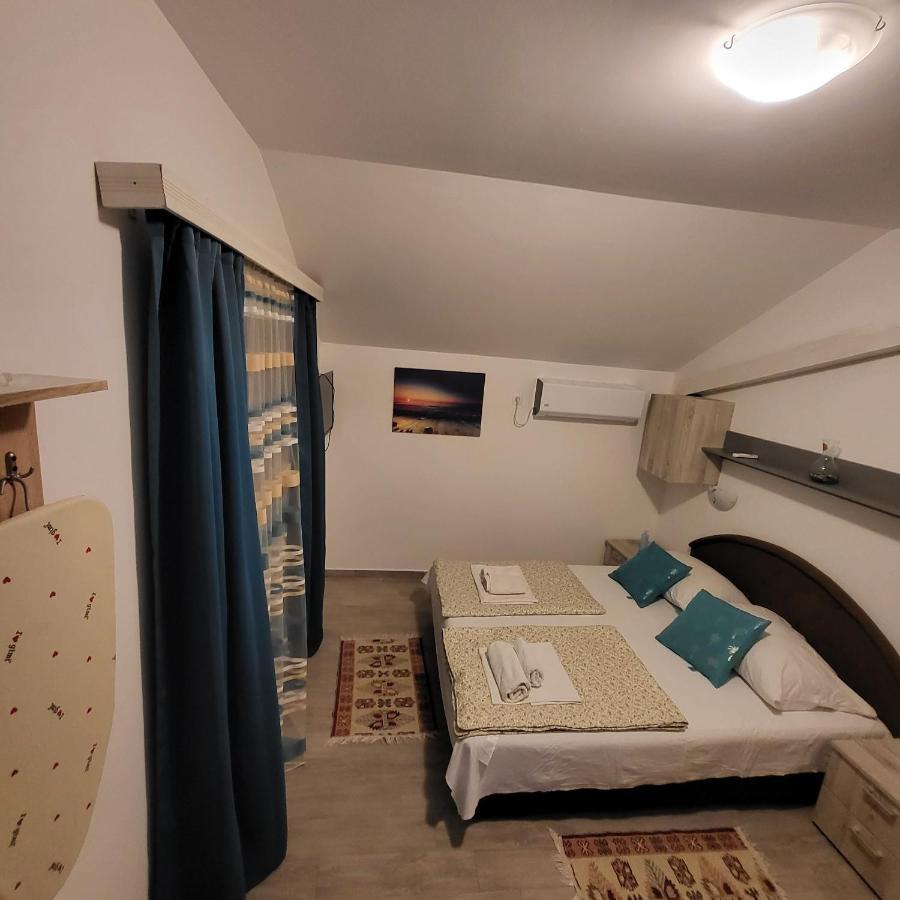 Apartmani Mia Sorajic Petrovac Exterior foto
