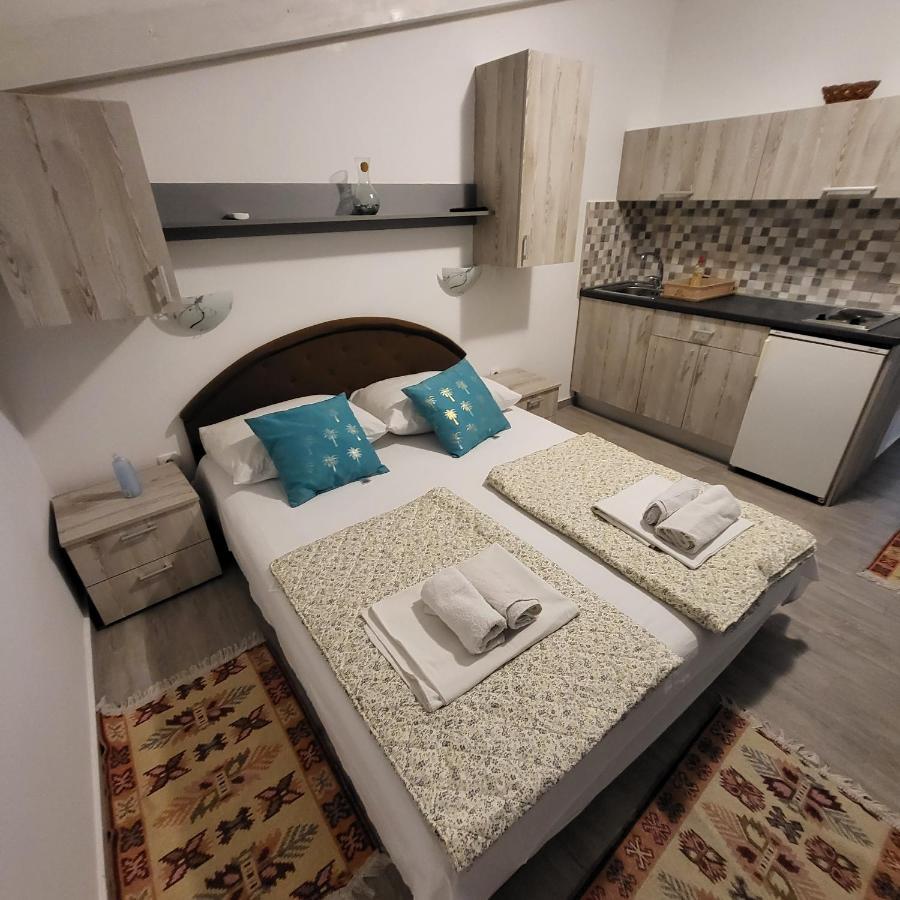 Apartmani Mia Sorajic Petrovac Exterior foto